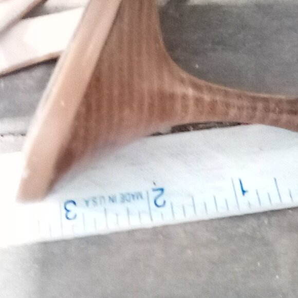 Anne Klein 3 inch heels. Beige color. Size 8.5 Damage Issue On Side Of Heel - Picture 6 of 12